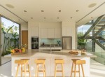 Villa Roxo - Modern kitchen design